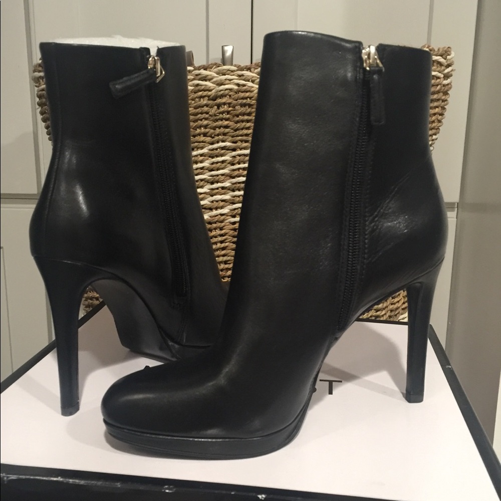 NINE WEST LEATHER BOOTS. NEW IN BOX